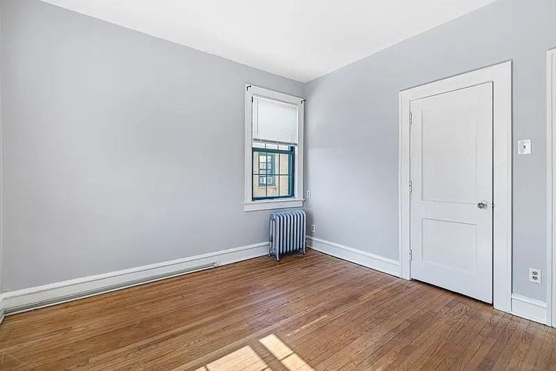 109 Chesnut St #4I16I13I17 - Photo 5 of 12