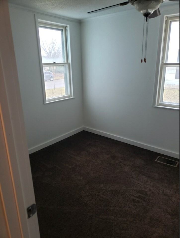 1426 W Euclid Ave - Photo 6 of 11