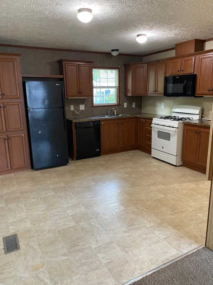 1856 Collins Ct #22 - Photo 5 of 13