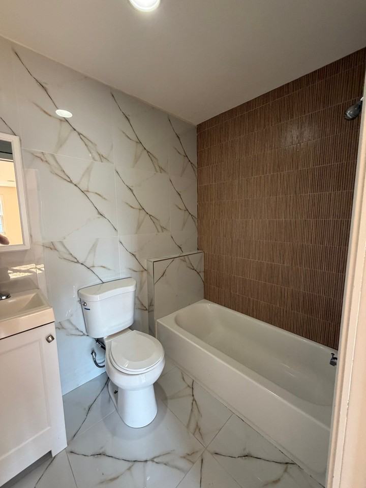 326 Bloomfield Ave #2 - Photo 5 of 14