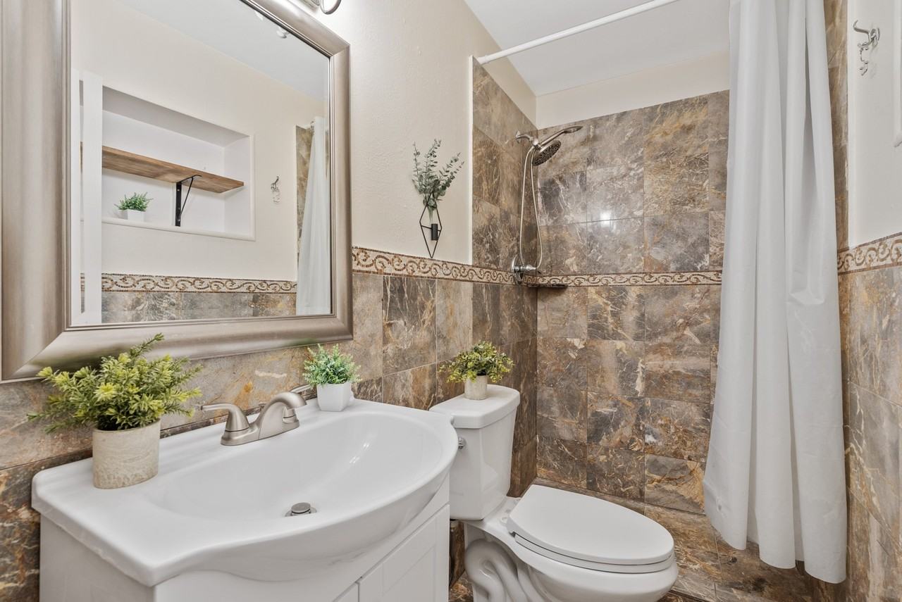3120 W Bloomfield Rd - Photo 4 of 17