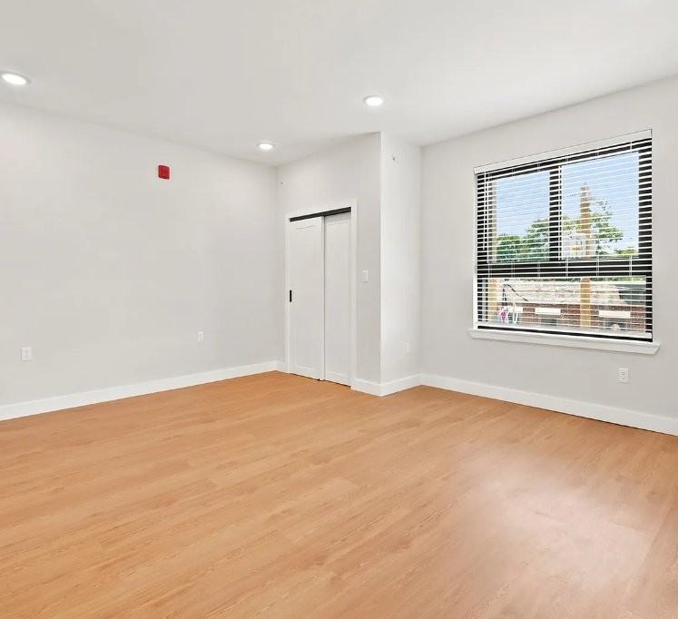 5001 Frankford Ave - Photo 5 of 15