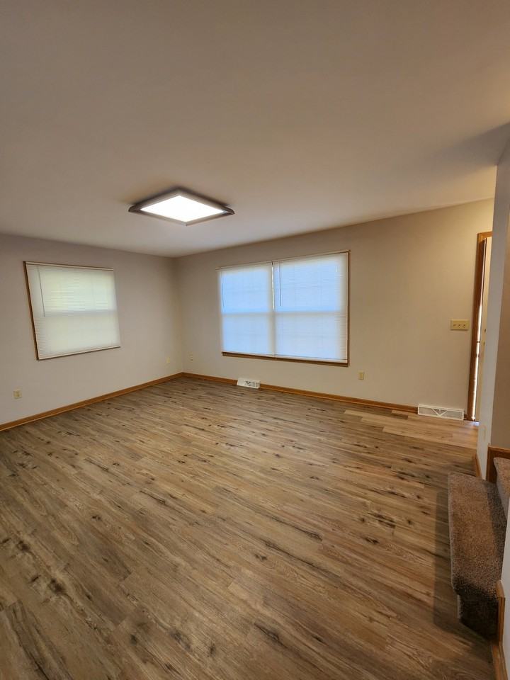4835 44th Ct - Photo 3 of 13