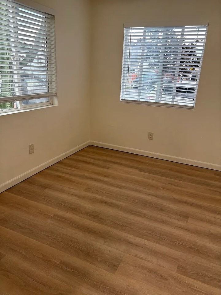 3676 Euclid Ave - Photo 3 of 16