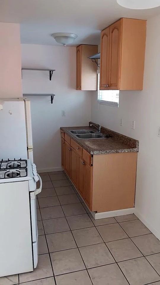 3676 Euclid Ave - Photo 7 of 16