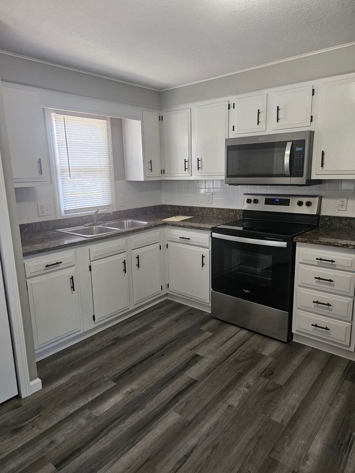 408 Troy Rd #D - Photo 5 of 50