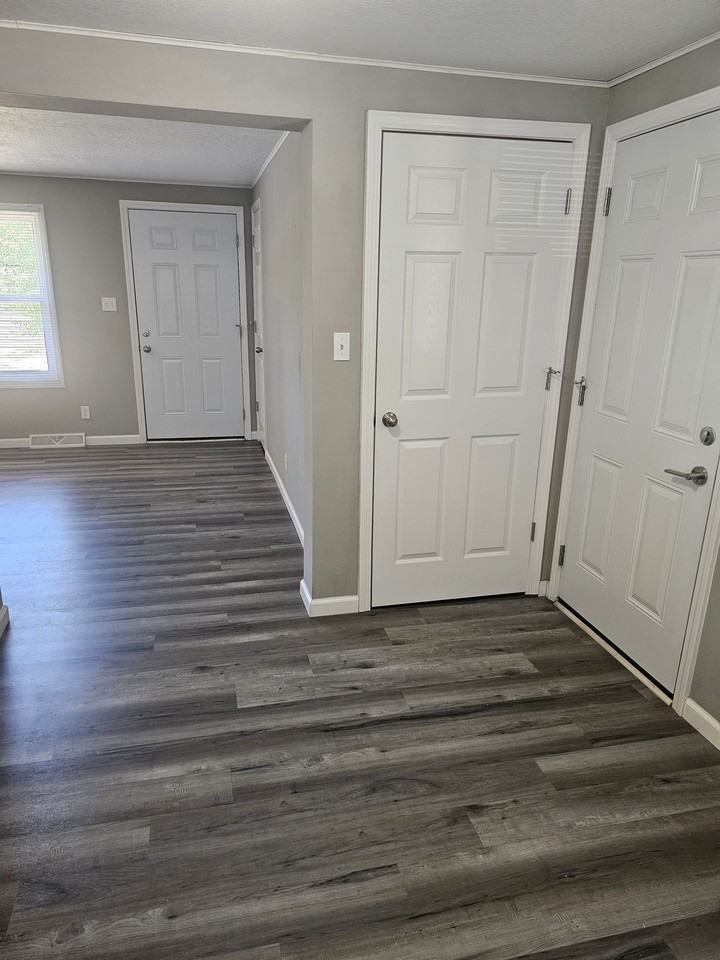 408 Troy Rd #D - Photo 6 of 50