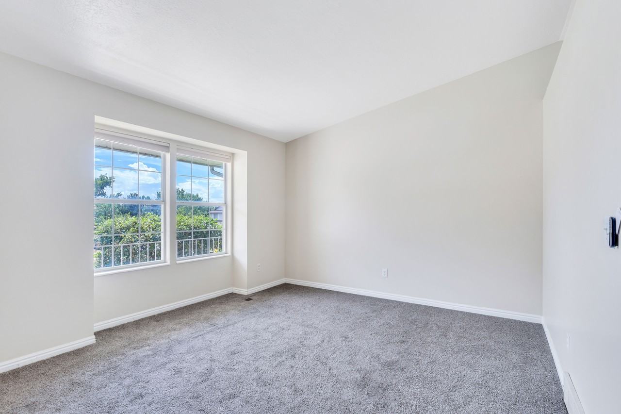 1033 E Castle Rock Rd #1 - Photo 3 of 26