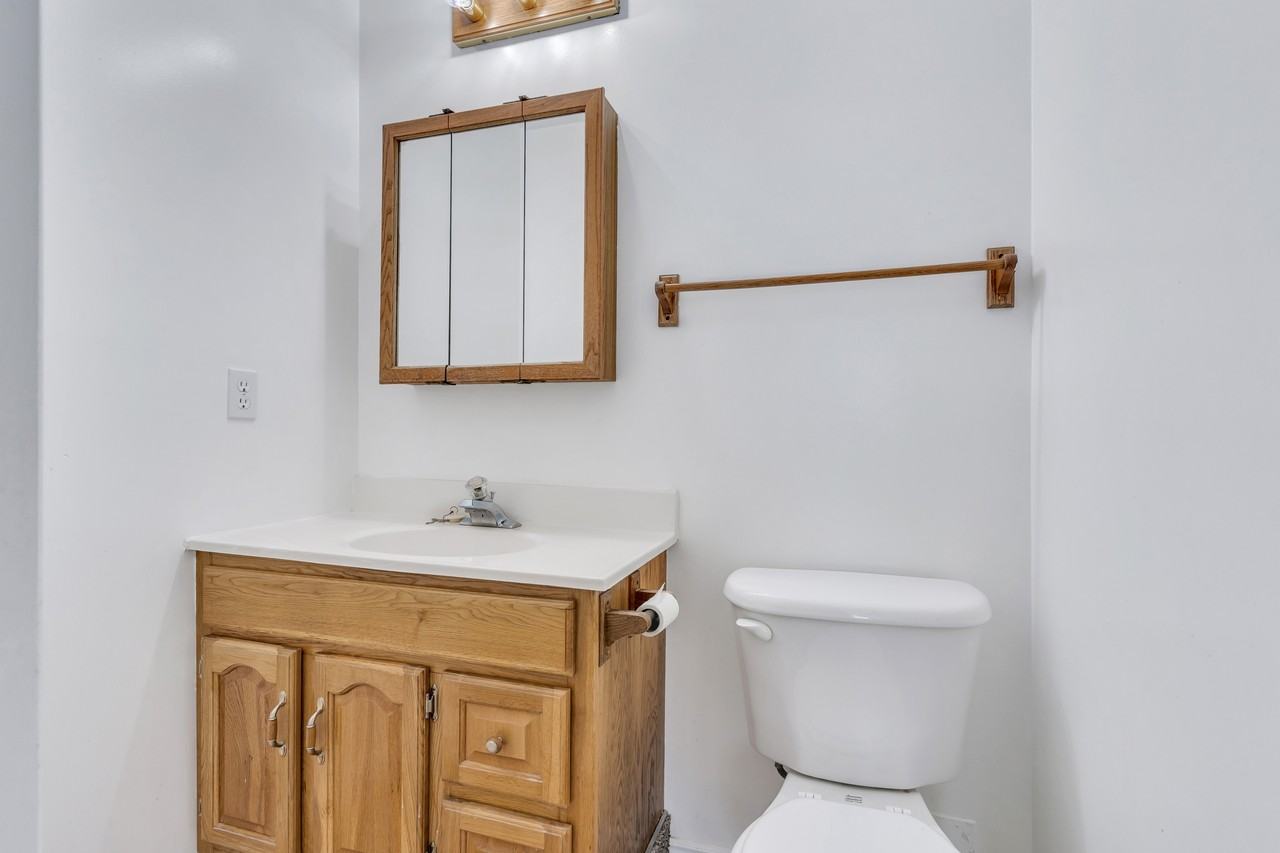 1033 E Castle Rock Rd #1 - Photo 7 of 26