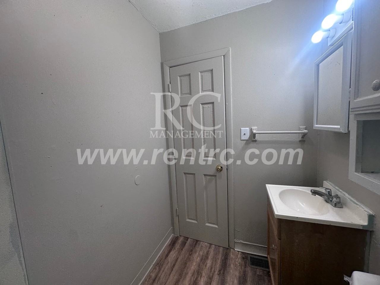 1213 Giddings St - Photo 4 of 14