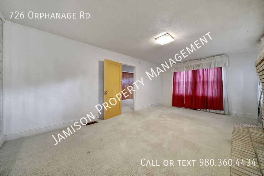 726 Orphanage Rd - Photo 4 of 30