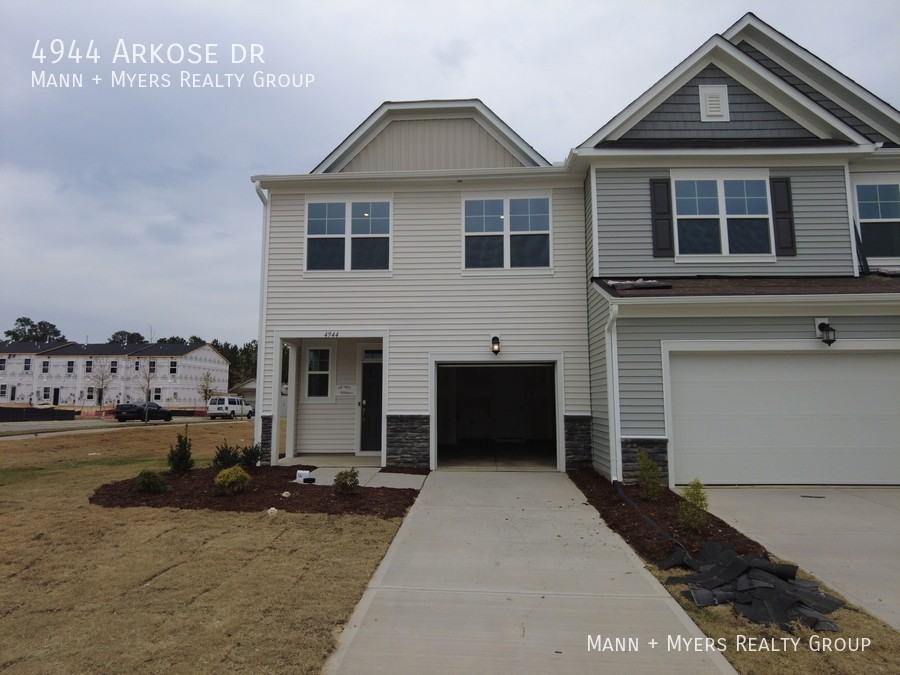 4944 Arkose Dr