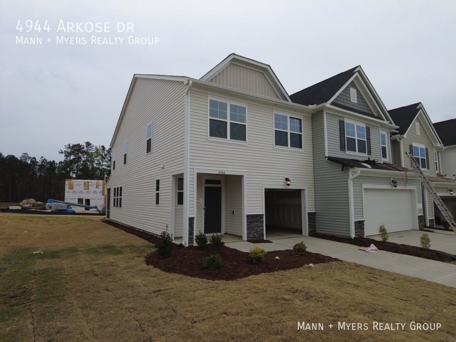 4944 Arkose Dr - Photo 2 of 36