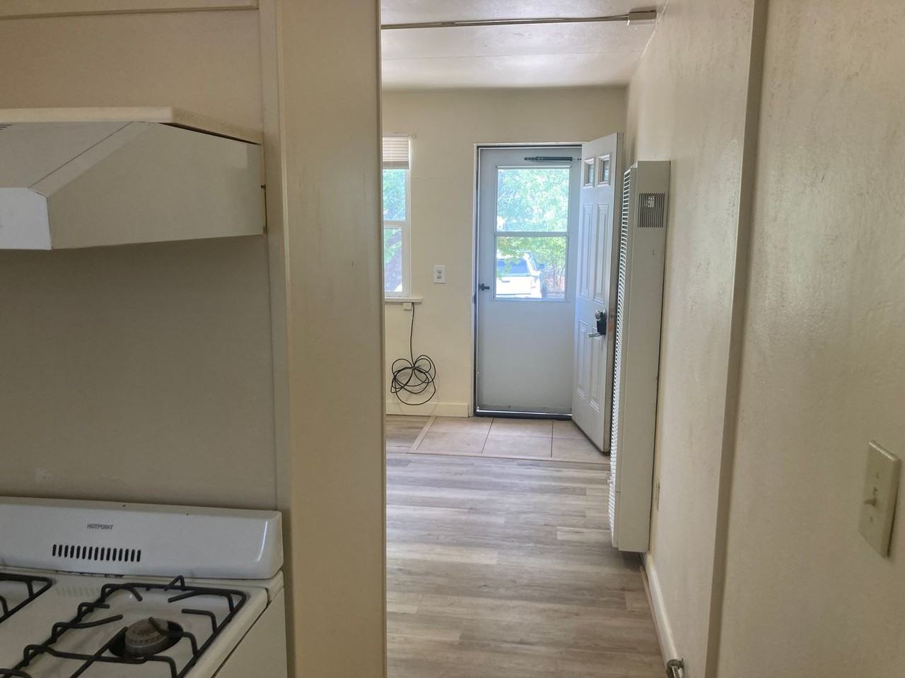 200 W 32nd St #6 - Photo 5 of 9