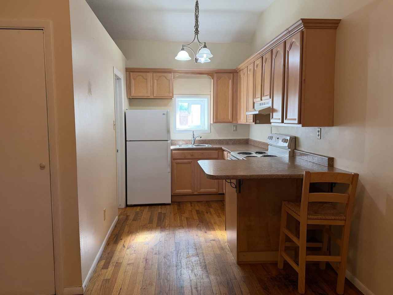 648 E 2nd St - Photo 2 of 11