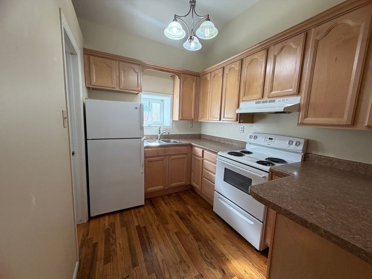 648 E 2nd St - Photo 3 of 11