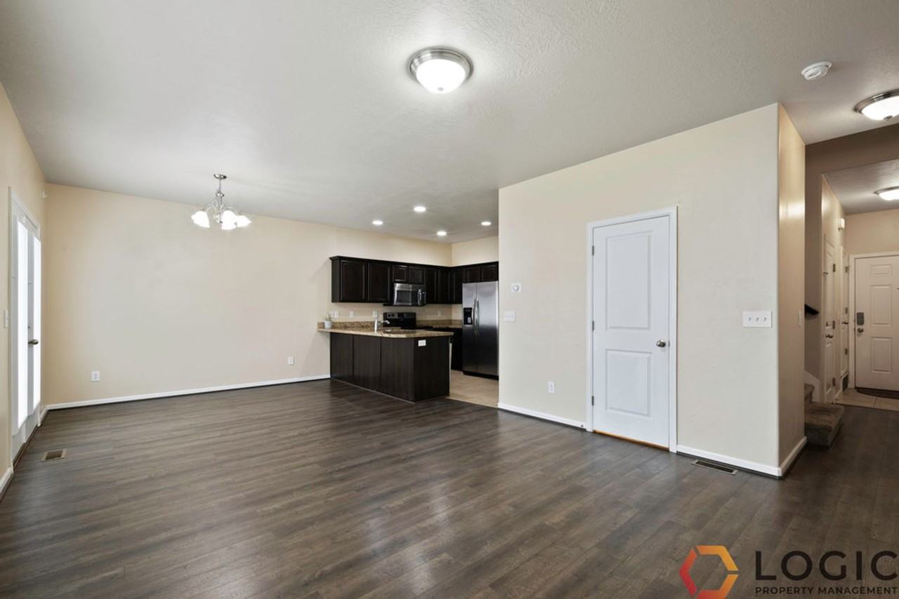7909 S Spring Station Way - Photo 4 of 22