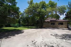 featured image of 8 Woodhollow Trl