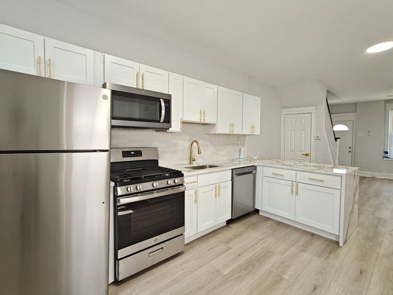 3032 N Stillman St - Photo 3 of 12