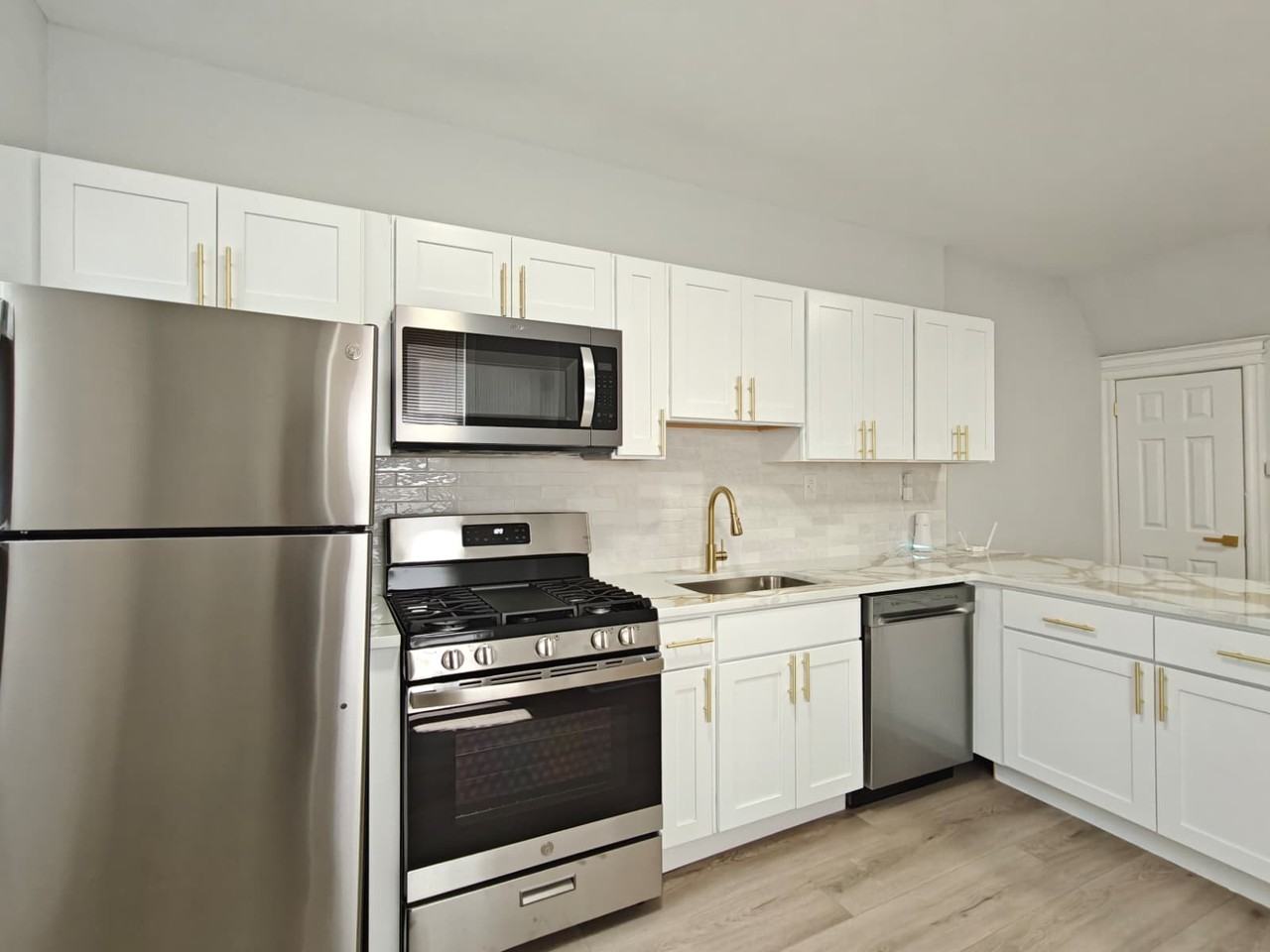 3032 N Stillman St - Photo 4 of 12