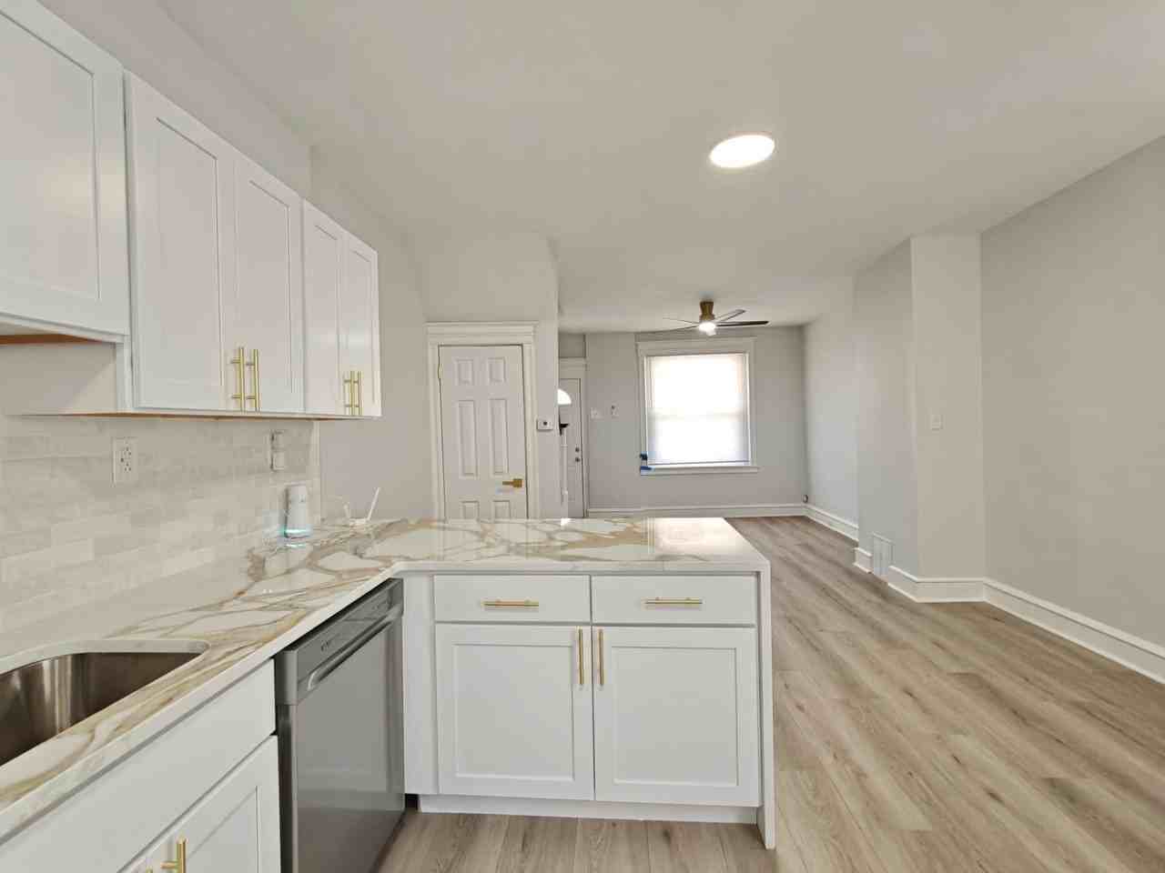 3032 N Stillman St - Photo 5 of 12