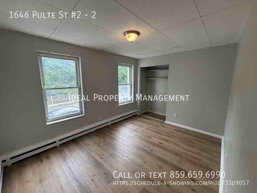 1646 Pulte St #2 - Photo 3 of 7