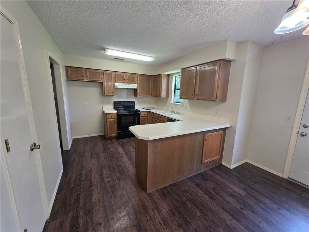 2703 W Beech St - Photo 4 of 15