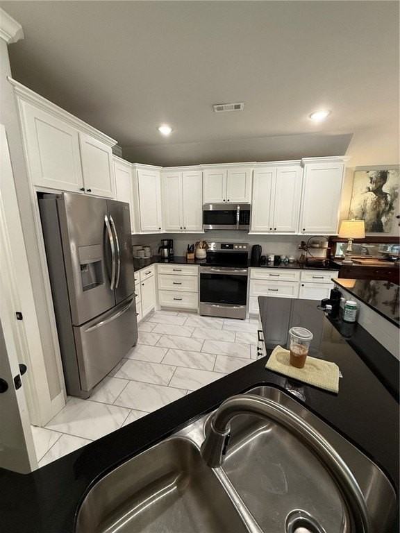 56 E Loveland Loop - Photo 3 of 10