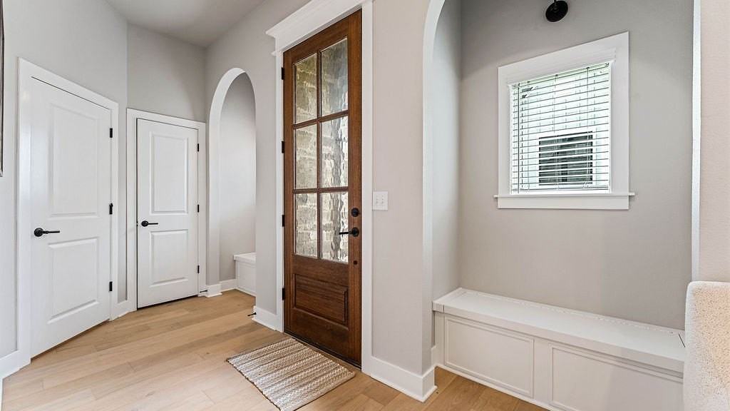 2403 S 31st St - Photo 5 of 35