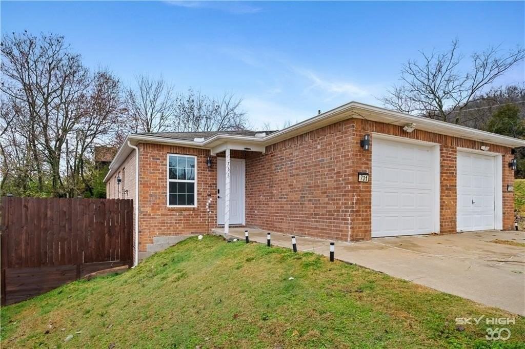 731 S Erika Ave - Photo 2 of 23