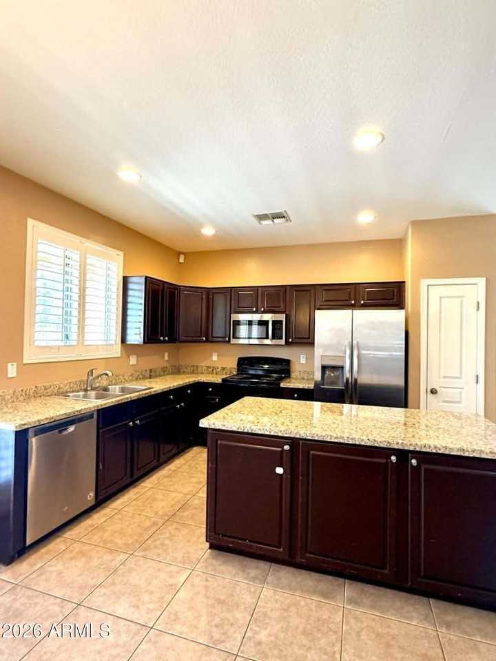 8821 S 40th Dr - Photo 6 of 18