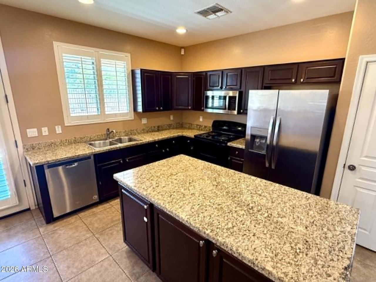 8821 S 40th Dr - Photo 7 of 18