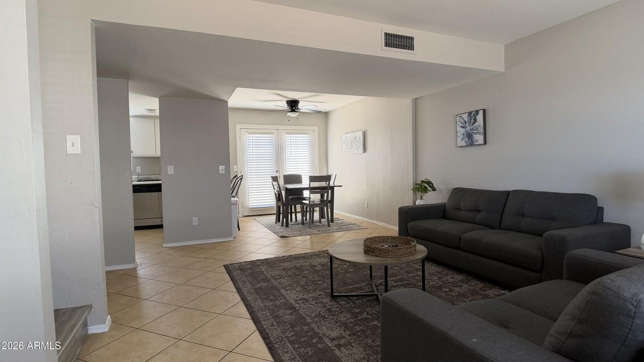 15847 N 26th Ave - Photo 3 of 18