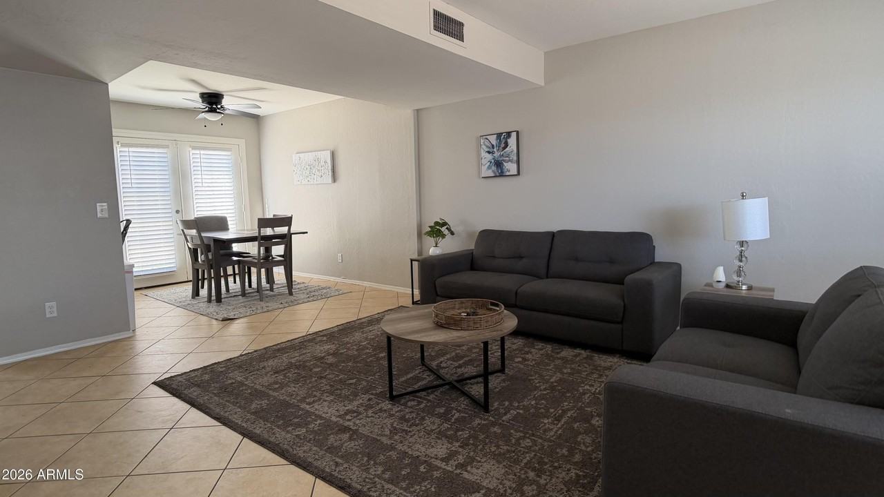 15847 N 26th Ave - Photo 4 of 18
