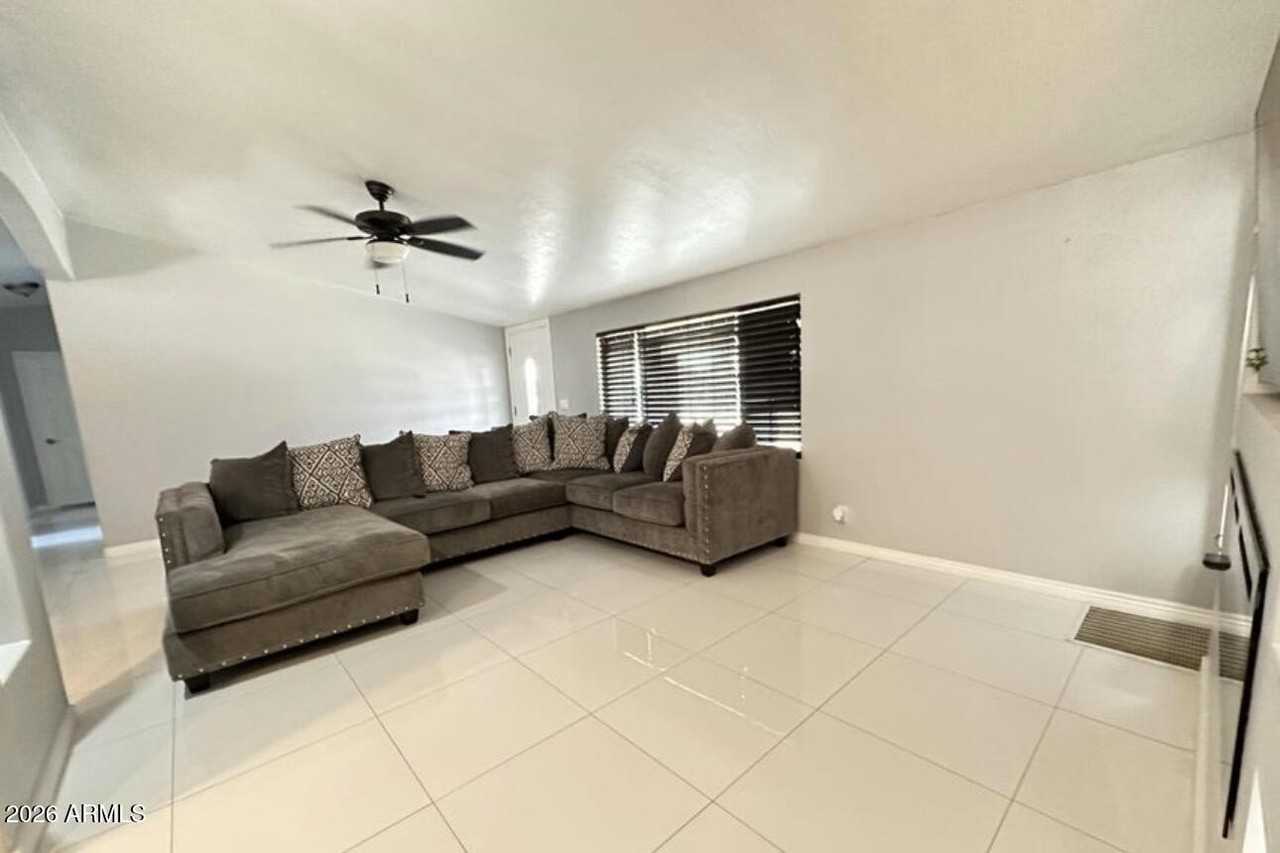 4511 S 336th Ave - Photo 5 of 6
