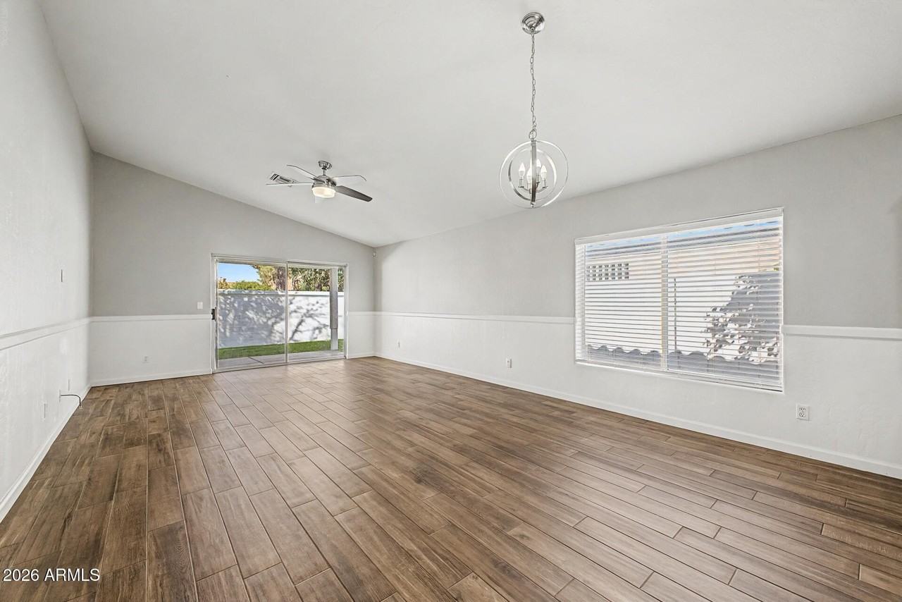 1321 N Malibu Ln - Photo 3 of 27