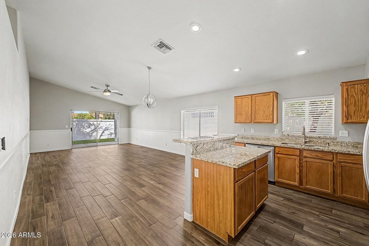 1321 N Malibu Ln - Photo 7 of 27