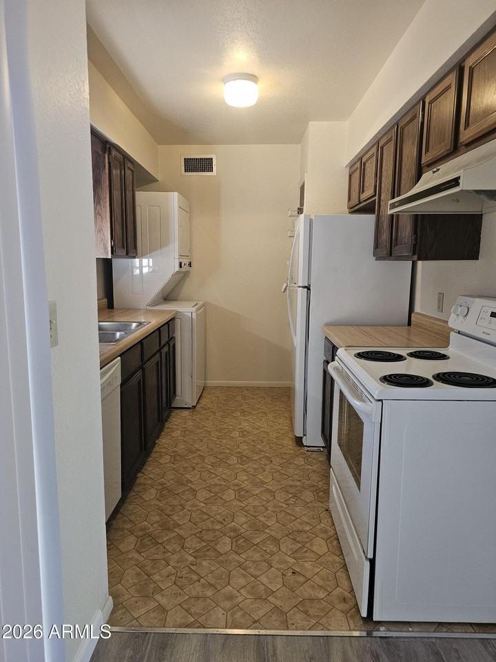 1401 Paseo San Luis #A - Photo 5 of 10