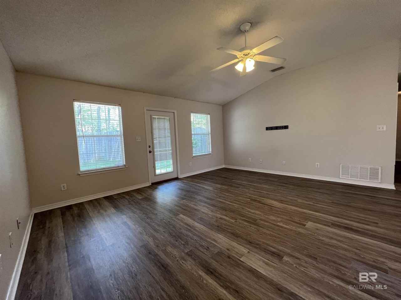 154 Cypress Ln - Photo 5 of 15