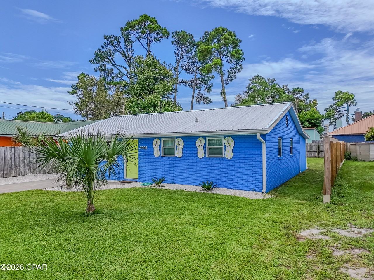 7005 S Lagoon Dr - Photo 2 of 37