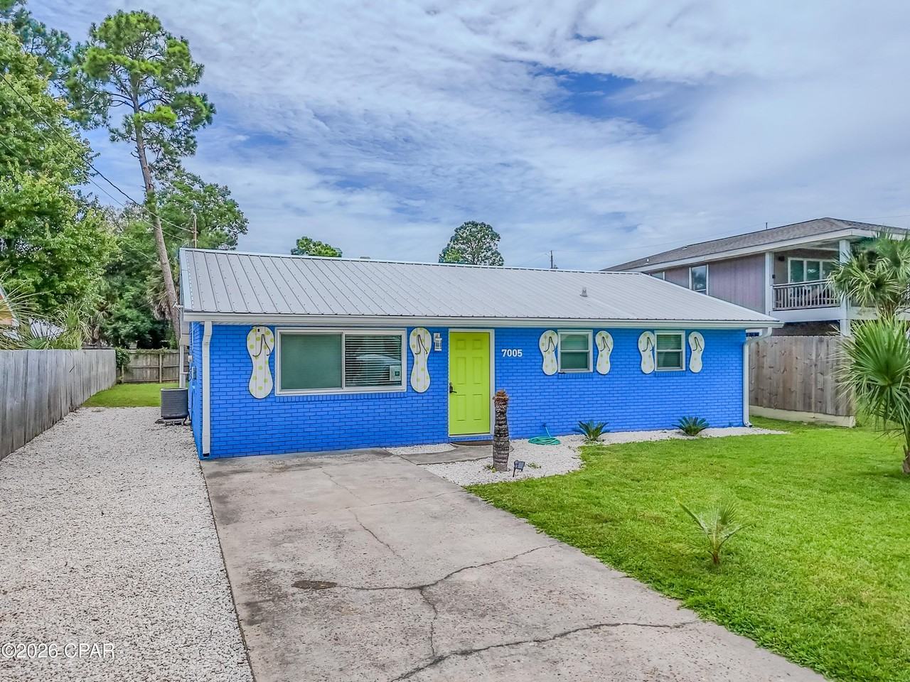 7005 S Lagoon Dr - Photo 3 of 37