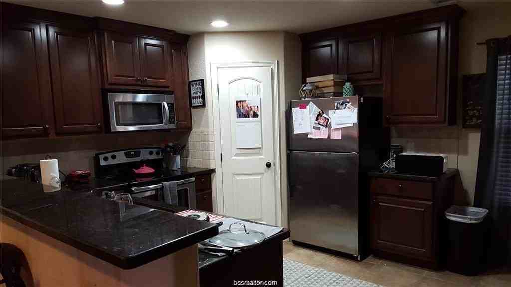 500 Macarthur St - Photo 5 of 8