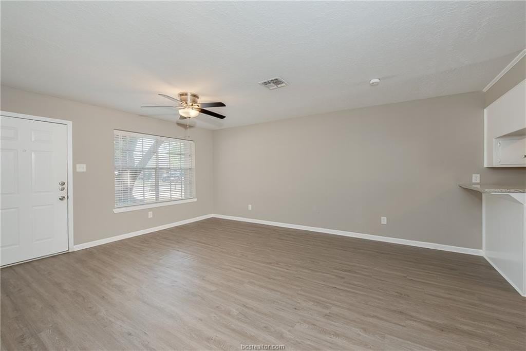 3917 Olive St #B - Photo 2 of 11
