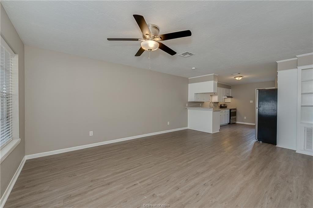 3917 Olive St #B - Photo 4 of 11