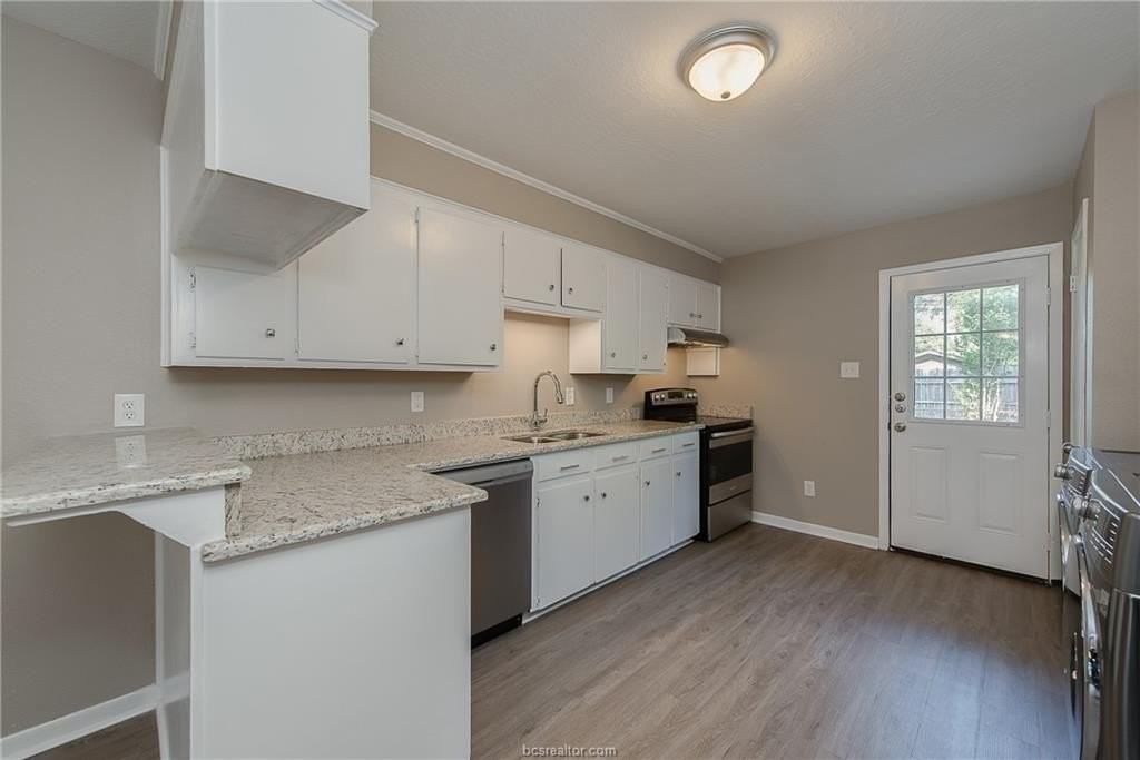 3917 Olive St #B - Photo 5 of 11