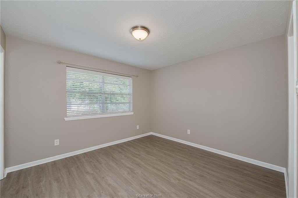 3917 Olive St #B - Photo 7 of 11