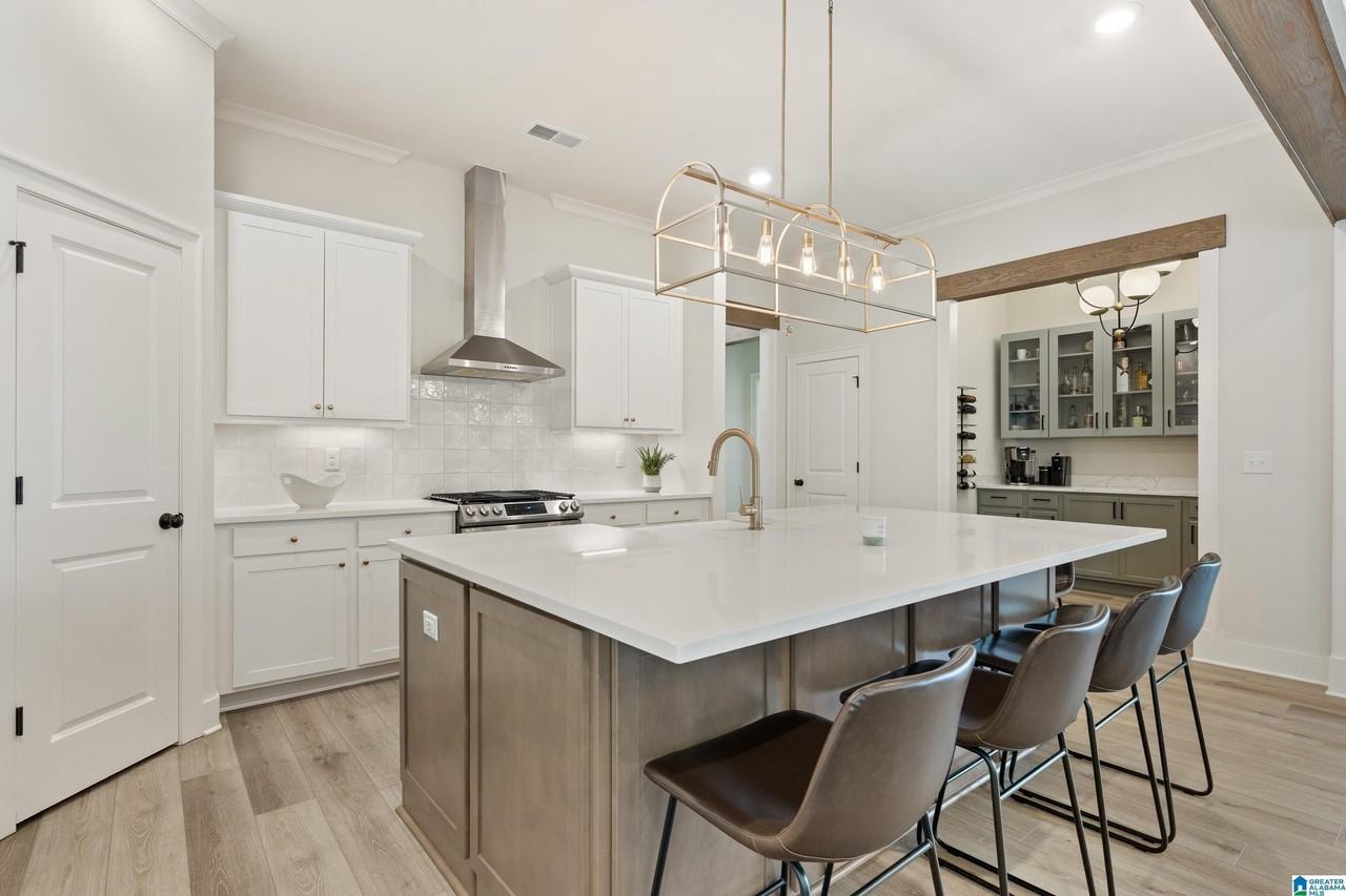 4652 Silas Ave - Photo 6 of 50