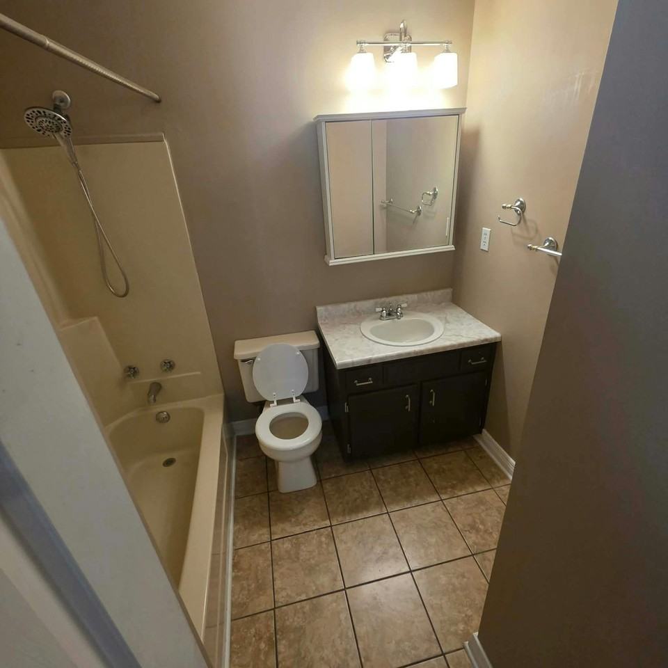 301 Reardon Boulevard - Photo 4 of 24