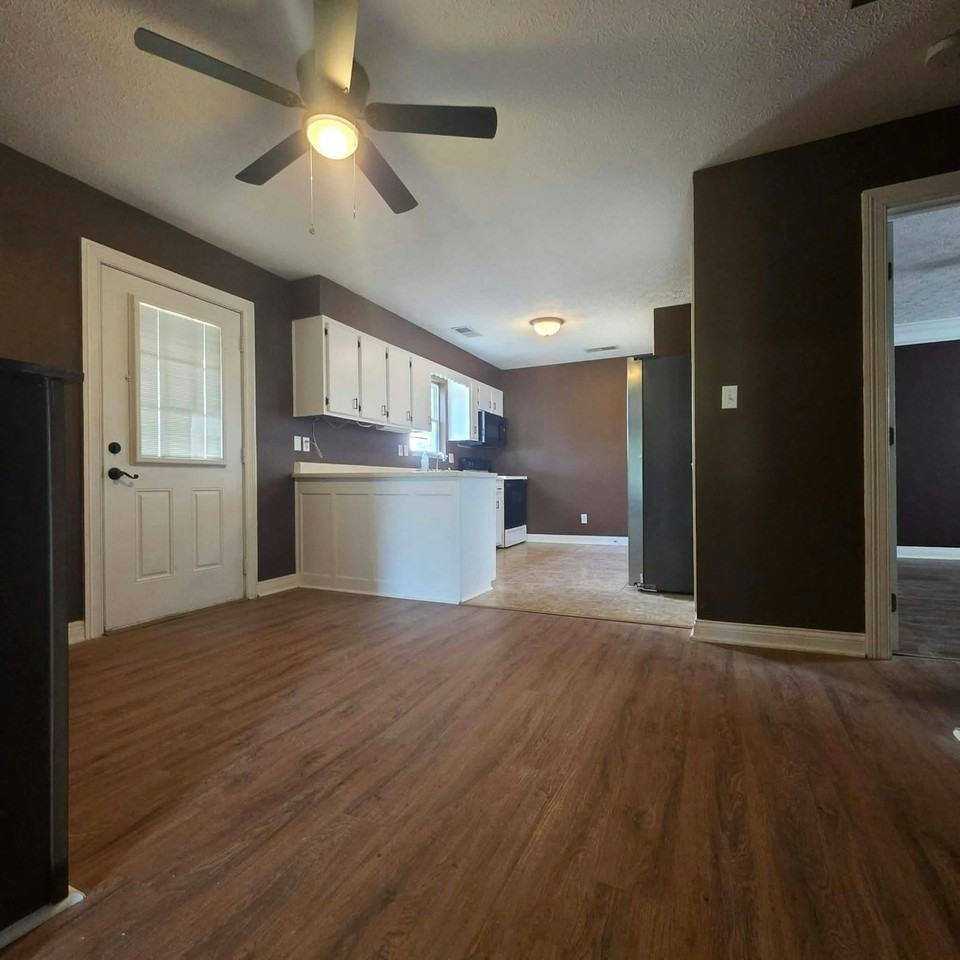 301 Reardon Boulevard - Photo 6 of 24