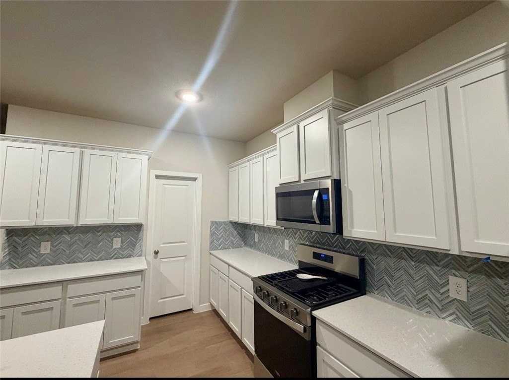 1421 Irigoyen St - Photo 4 of 5